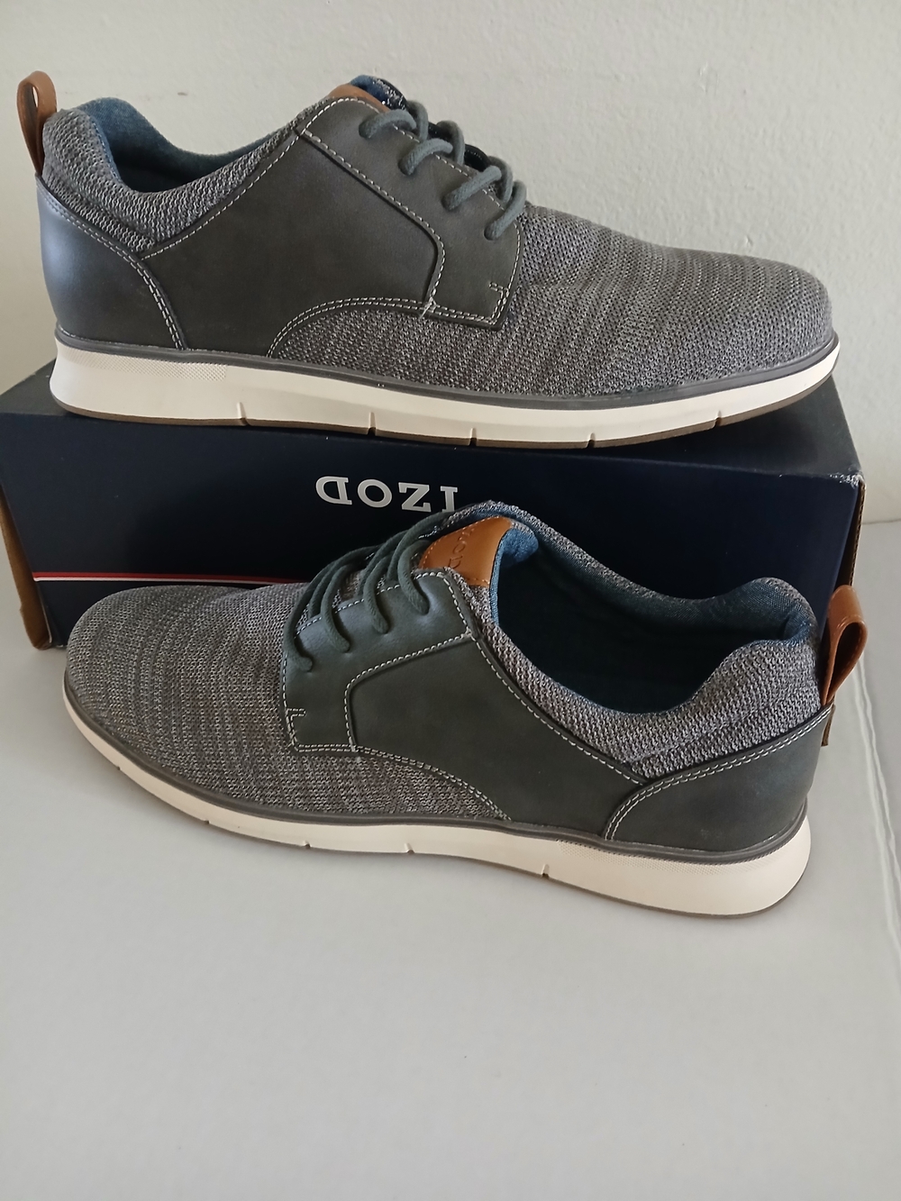 Izod Gray Kyler Knit  Sneakers Sizes 11/12  Memory Foam $35